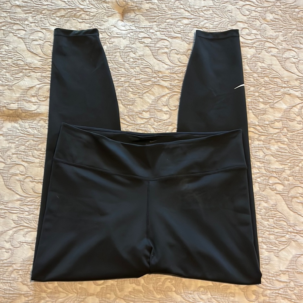 Nike Women’s Mid Rise Leggings